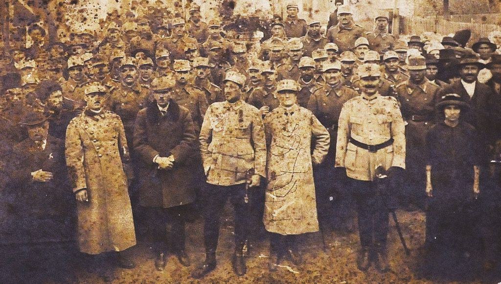 1 Decembrie 1918. Ofițeri din Regimentul 42 Infanterie Drăgășani